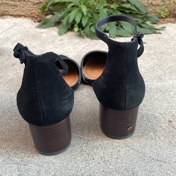 Black Velvet, Pointy Toe Chunky Heel, Strap Around Ankle - Picture 6 of 7